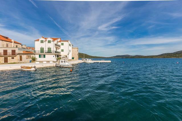 Apartment Masa Pirovac Luaran gambar