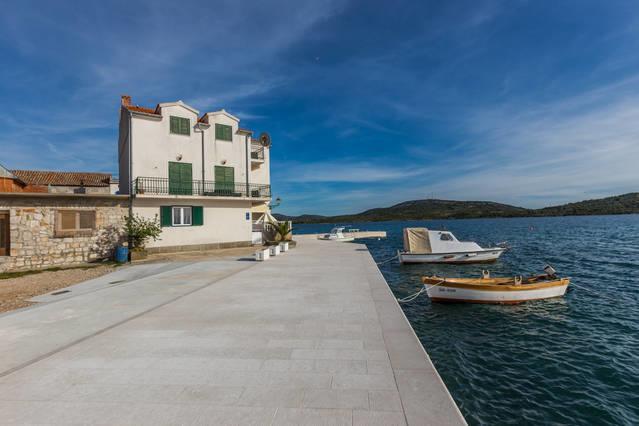 Apartment Masa Pirovac Luaran gambar