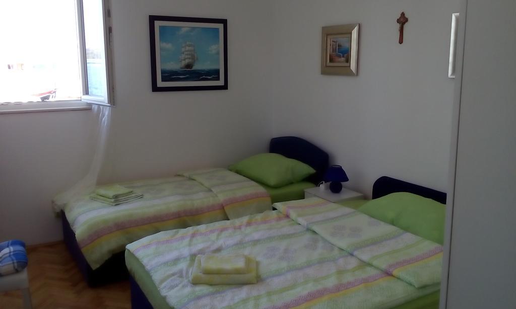 Apartment Masa Pirovac Luaran gambar